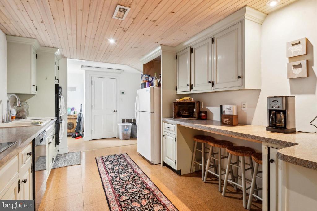 500 LUCKY HILL ROAD