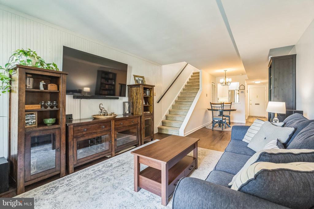 296 SUMMIT HOUSE Unit: 296