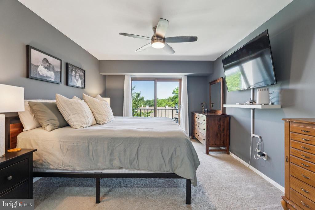 296 SUMMIT HOUSE Unit: 296