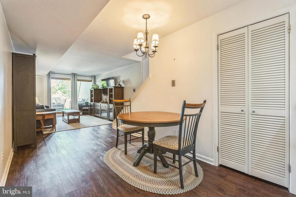 296 SUMMIT HOUSE Unit: 296