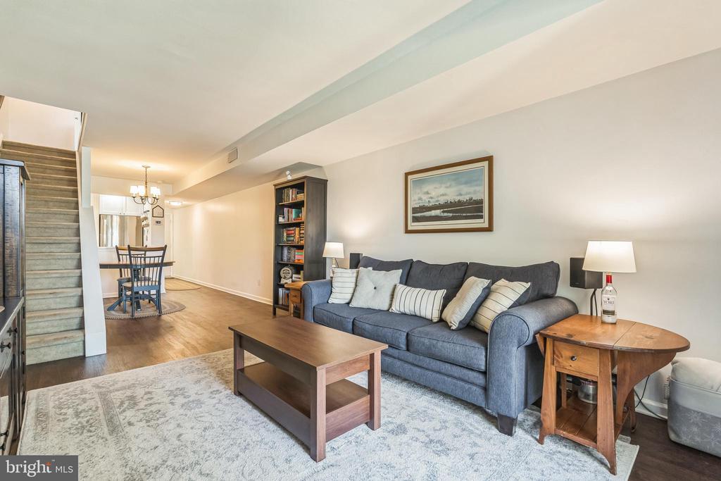 296 SUMMIT HOUSE Unit: 296