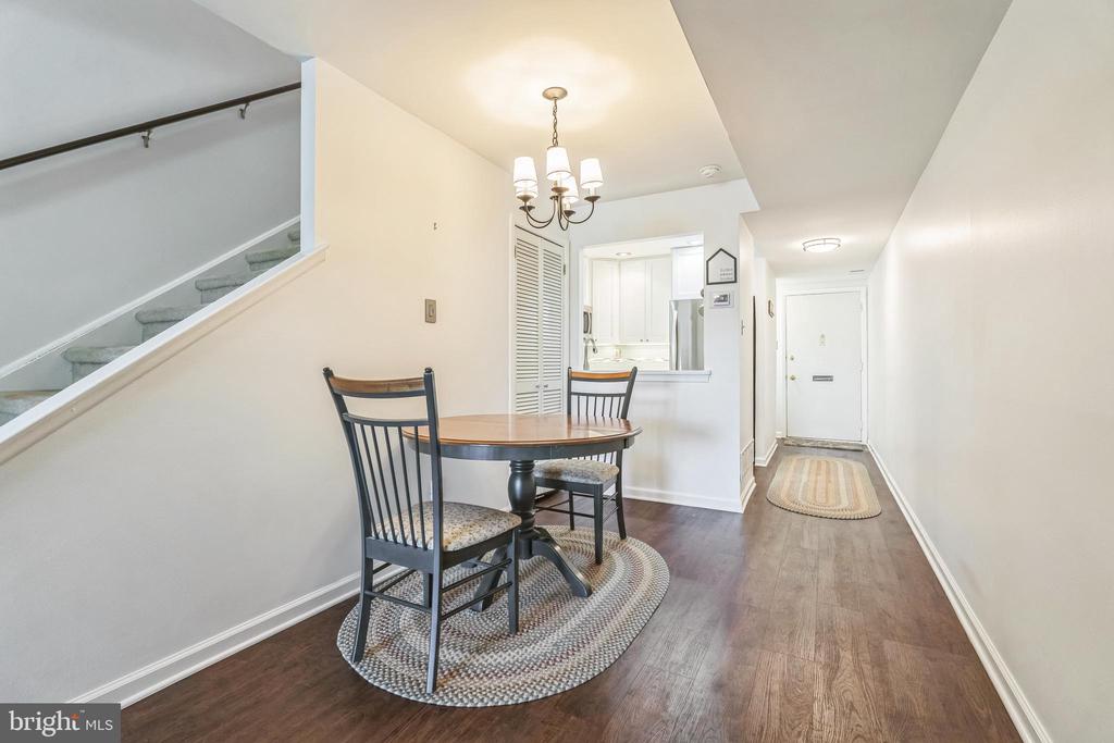 296 SUMMIT HOUSE Unit: 296