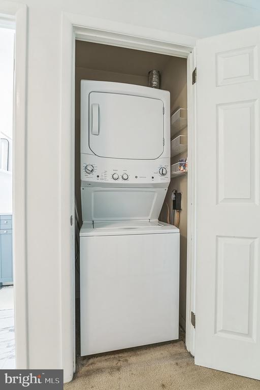 296 SUMMIT HOUSE Unit: 296