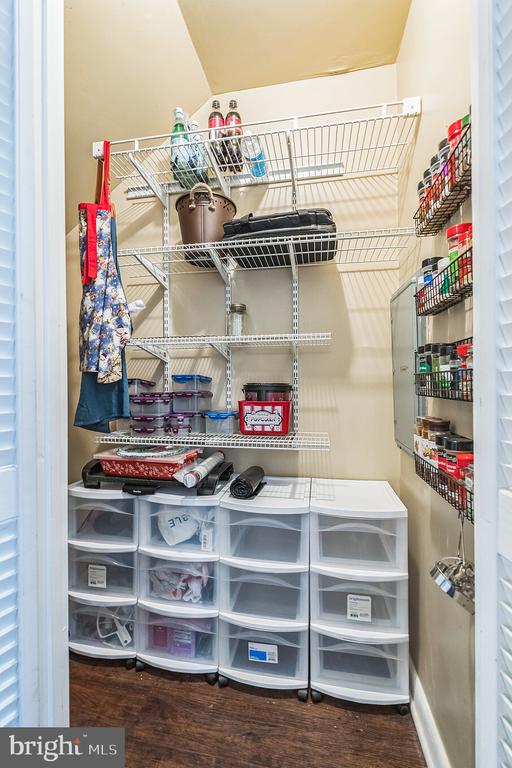 296 SUMMIT HOUSE Unit: 296