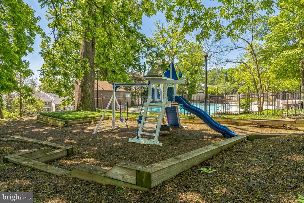 296 SUMMIT HOUSE Unit: 296