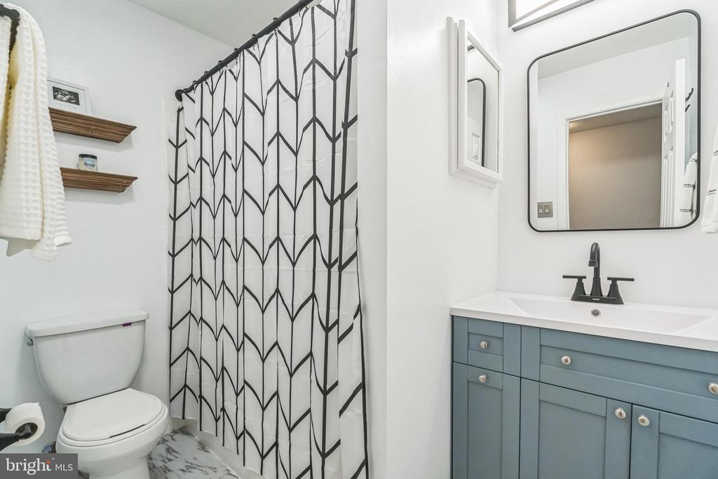 296 SUMMIT HOUSE Unit: 296