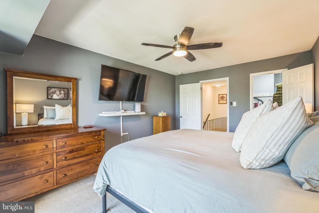 296 SUMMIT HOUSE Unit: 296