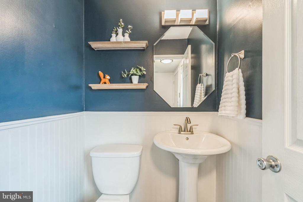 296 SUMMIT HOUSE Unit: 296