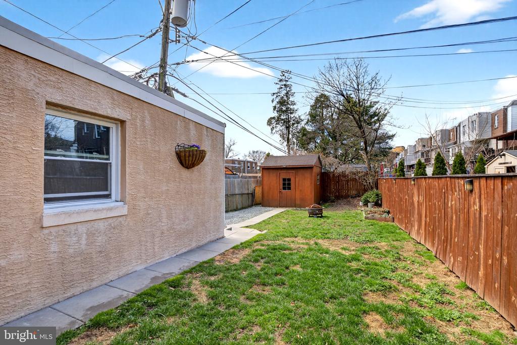712 CLARENDON ROAD