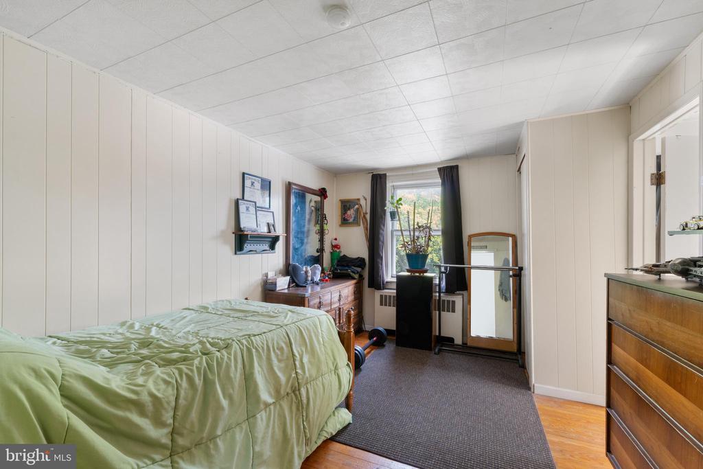 27 W ALLEN STREET