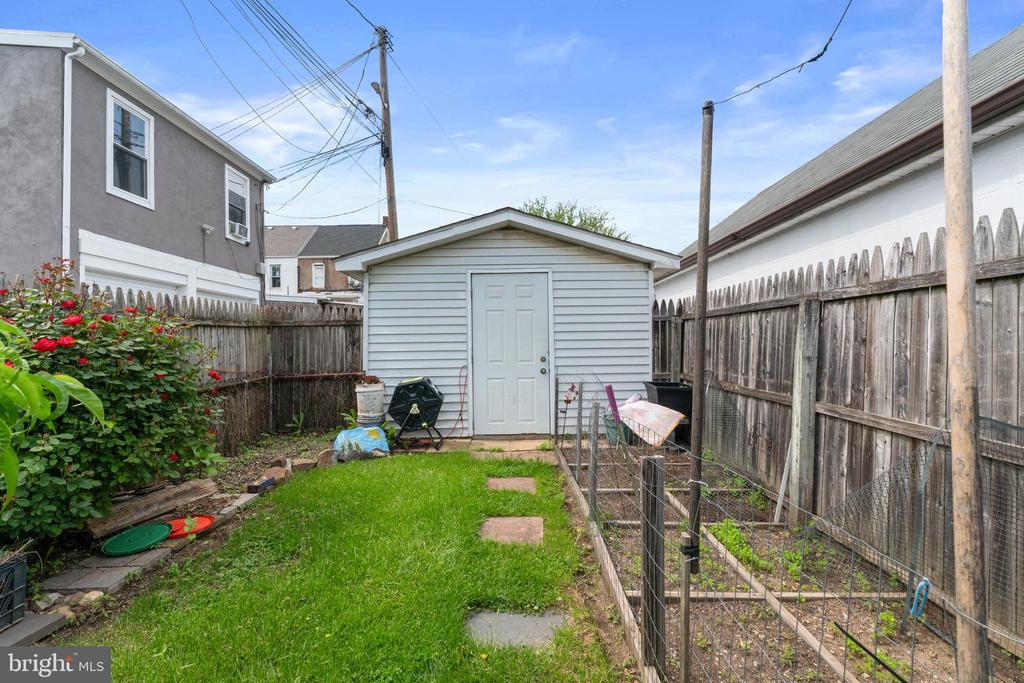 27 W ALLEN STREET