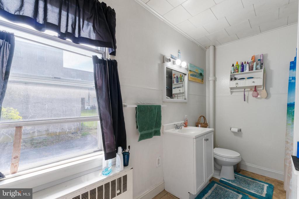 27 W ALLEN STREET