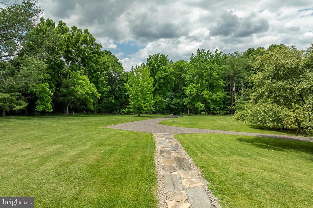 18 GREBE ROAD