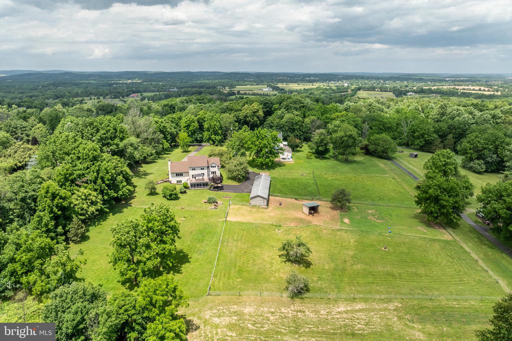 18 GREBE ROAD