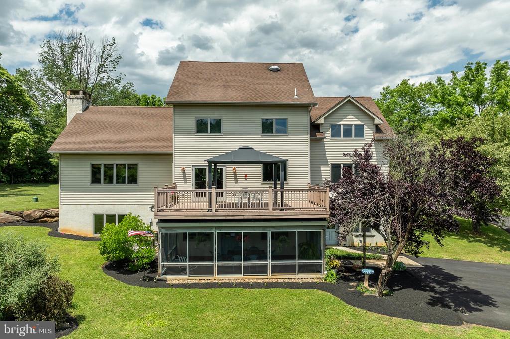 18 GREBE ROAD