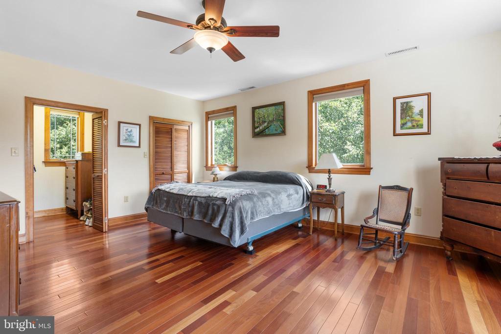 18 GREBE ROAD