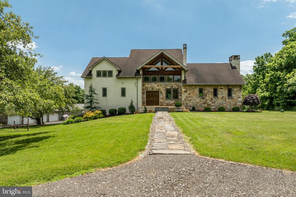 18 GREBE ROAD