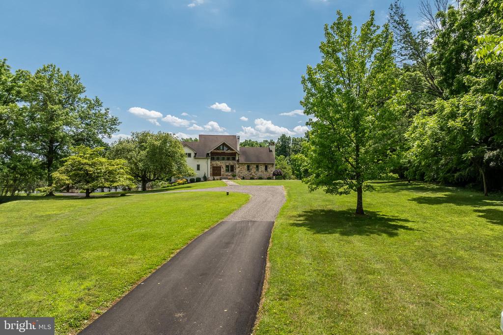 18 GREBE ROAD