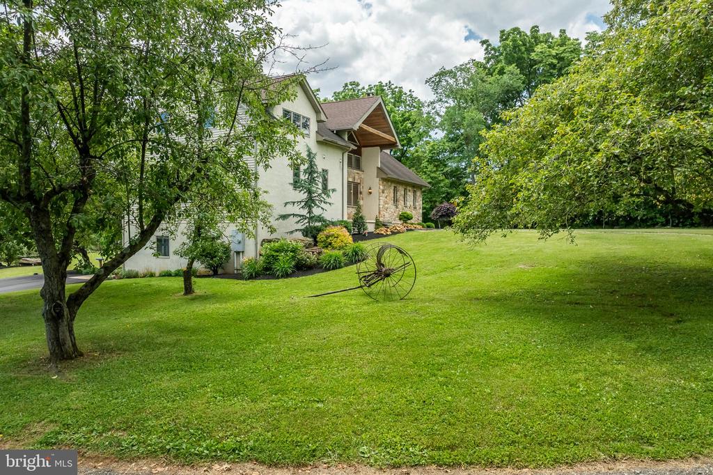 18 GREBE ROAD