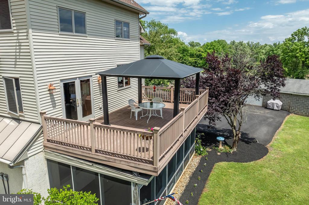 18 GREBE ROAD