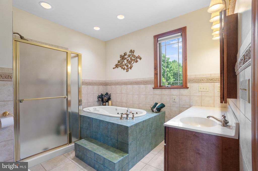 18 GREBE ROAD
