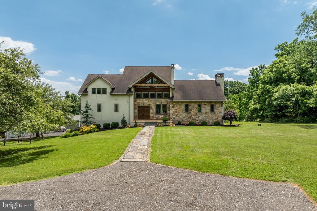 18 GREBE ROAD