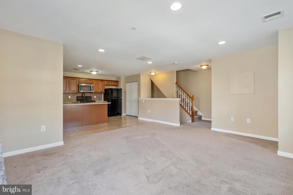 38 N SCHOOL LANE