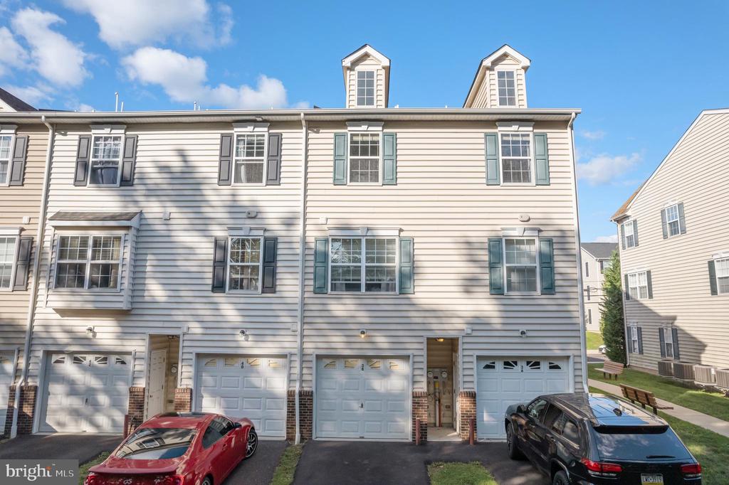 38 N SCHOOL LANE