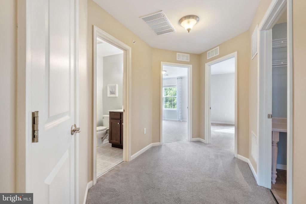 38 N SCHOOL LANE