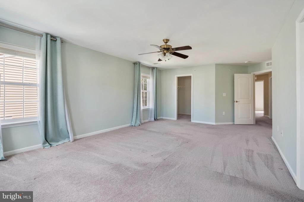 38 N SCHOOL LANE