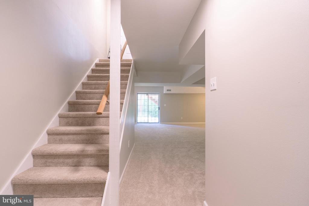1126 VALLEY STREAM DRIVE