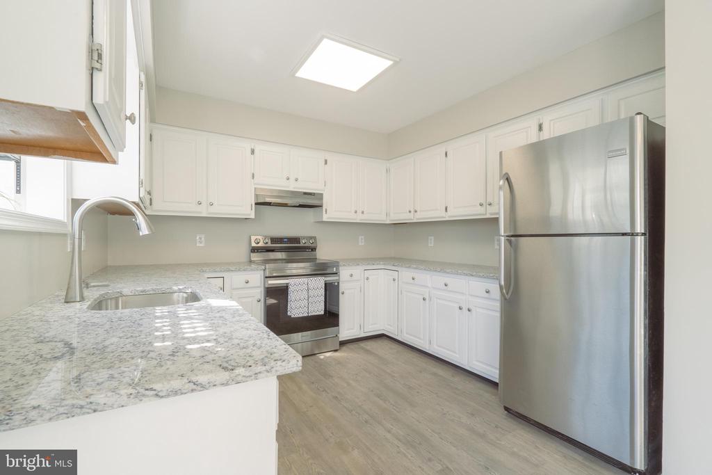 1126 VALLEY STREAM DRIVE