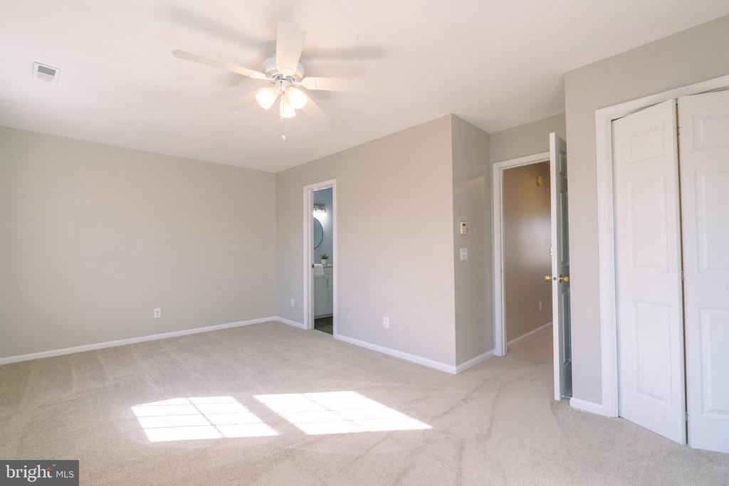 1126 VALLEY STREAM DRIVE