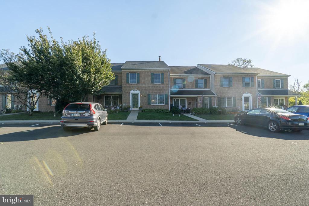 1126 VALLEY STREAM DRIVE