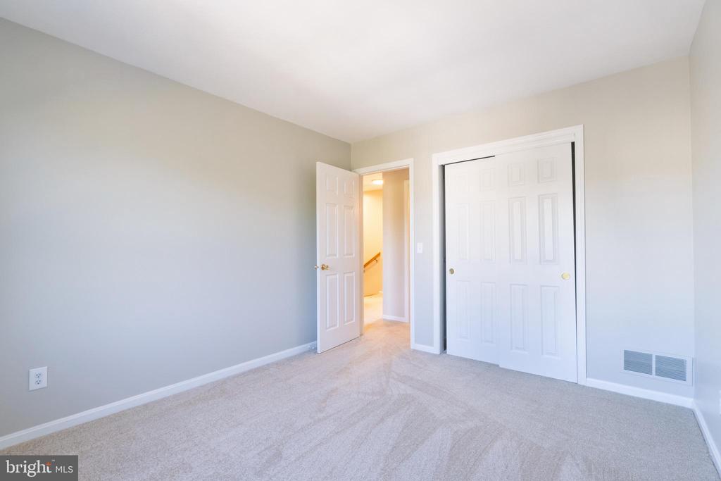 1126 VALLEY STREAM DRIVE