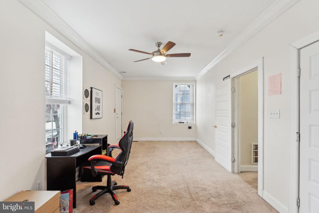 9 E ELM STREET