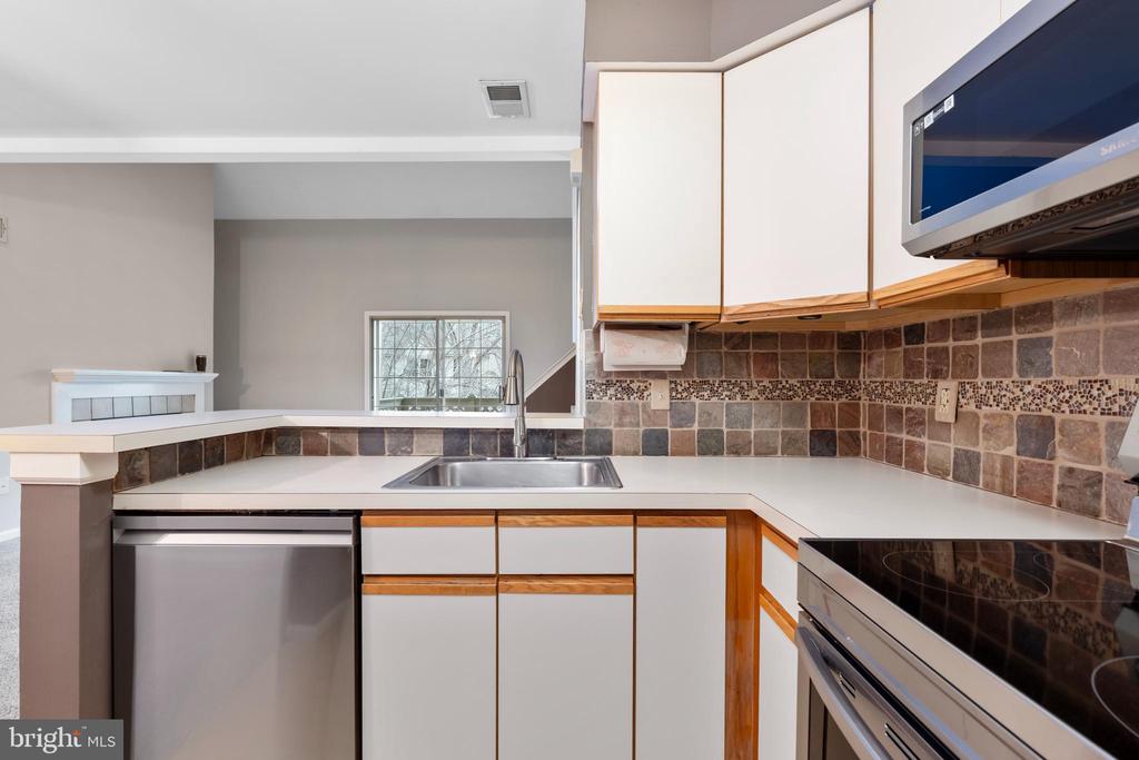 1012 FOXMEADOW DRIVE Unit: CONDO 1012