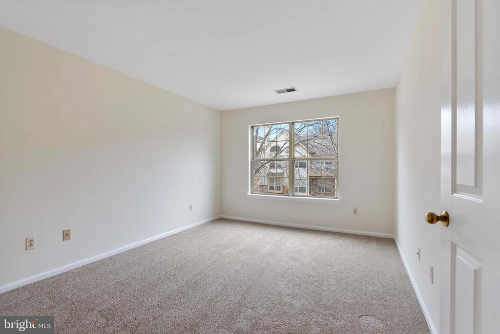 1012 FOXMEADOW DRIVE Unit: CONDO 1012