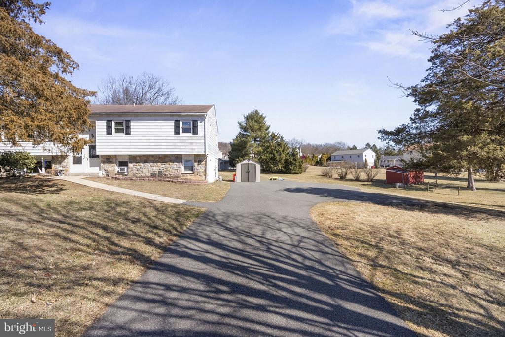 3053 KERRI COURT