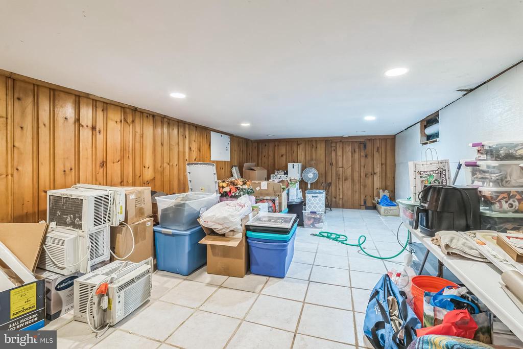 219 W FREEDLEY STREET