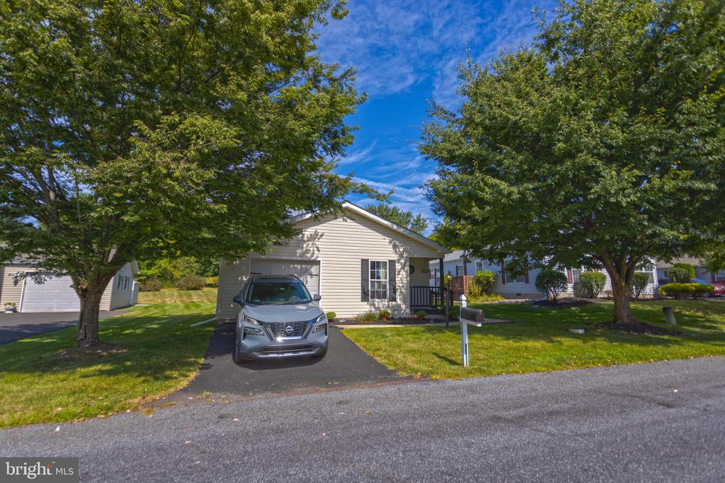 609 VILLAGE WAY
