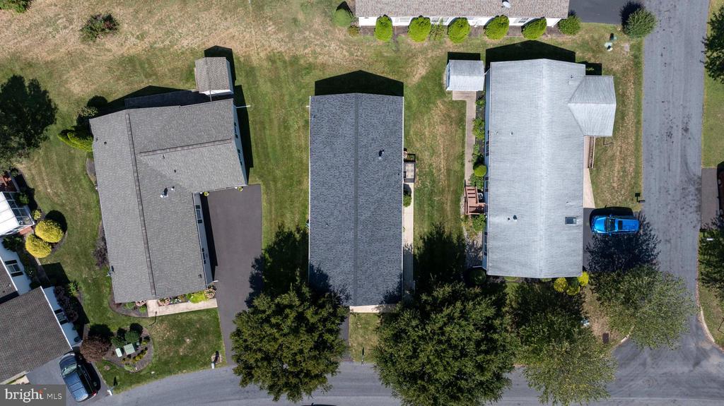 609 VILLAGE WAY