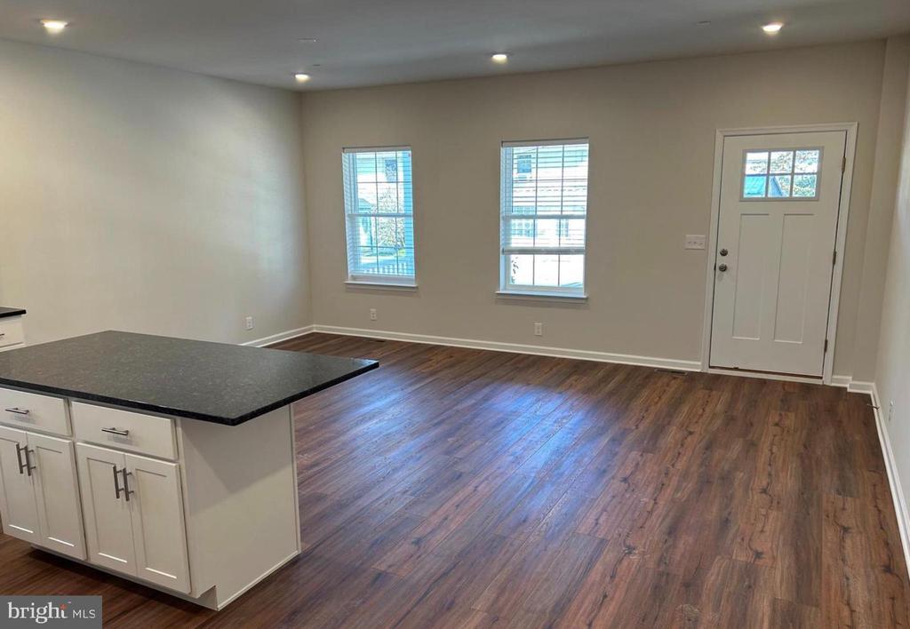 138 W 5TH Unit: 6