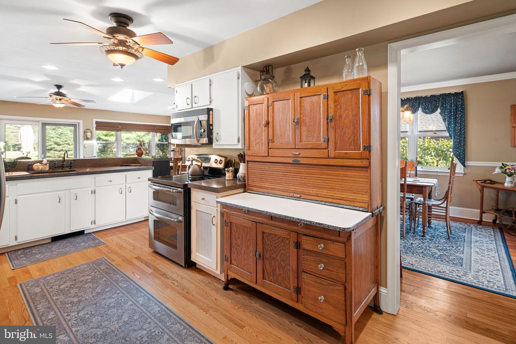1946 WASHINGTON LANE