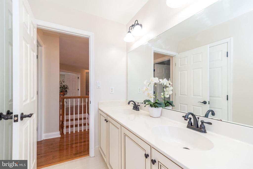 2611 BRIDLE PATH ROAD
