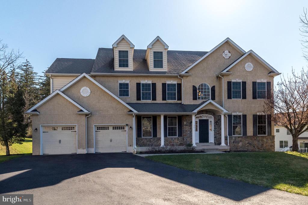 2611 BRIDLE PATH ROAD