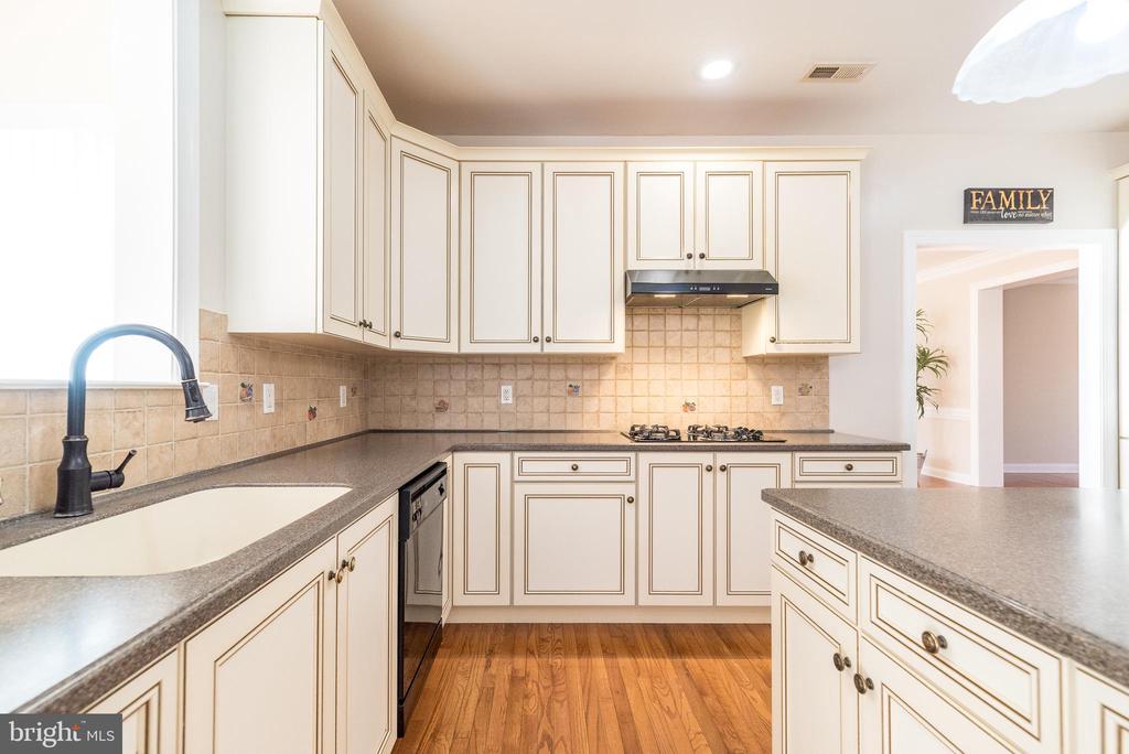 2611 BRIDLE PATH ROAD