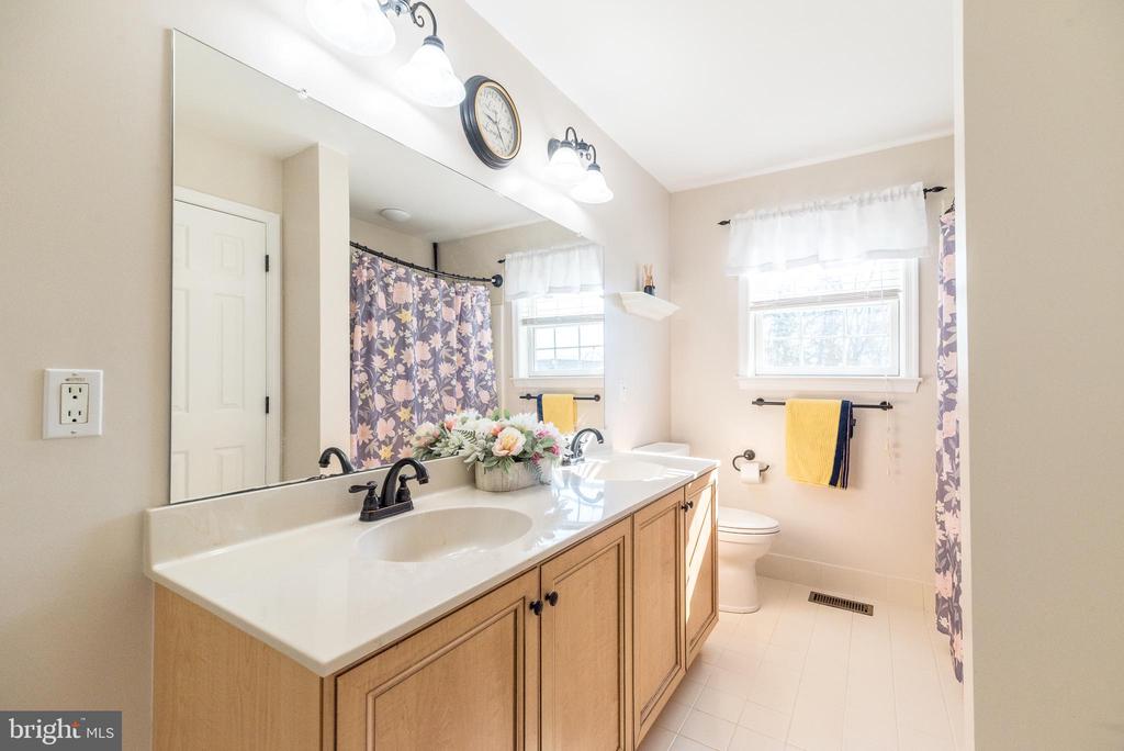 2611 BRIDLE PATH ROAD