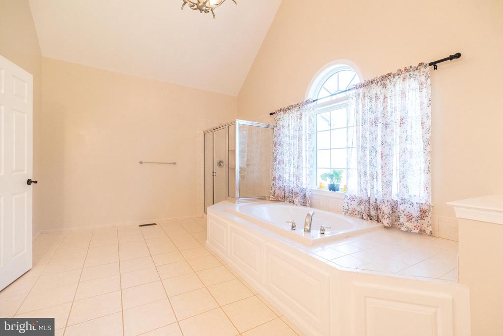2611 BRIDLE PATH ROAD