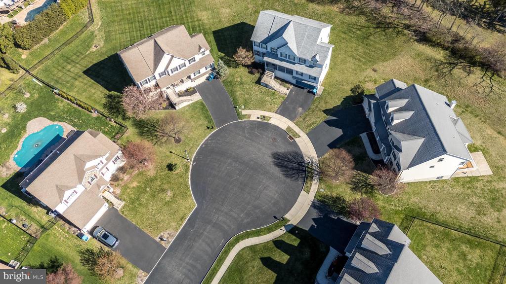 2611 BRIDLE PATH ROAD